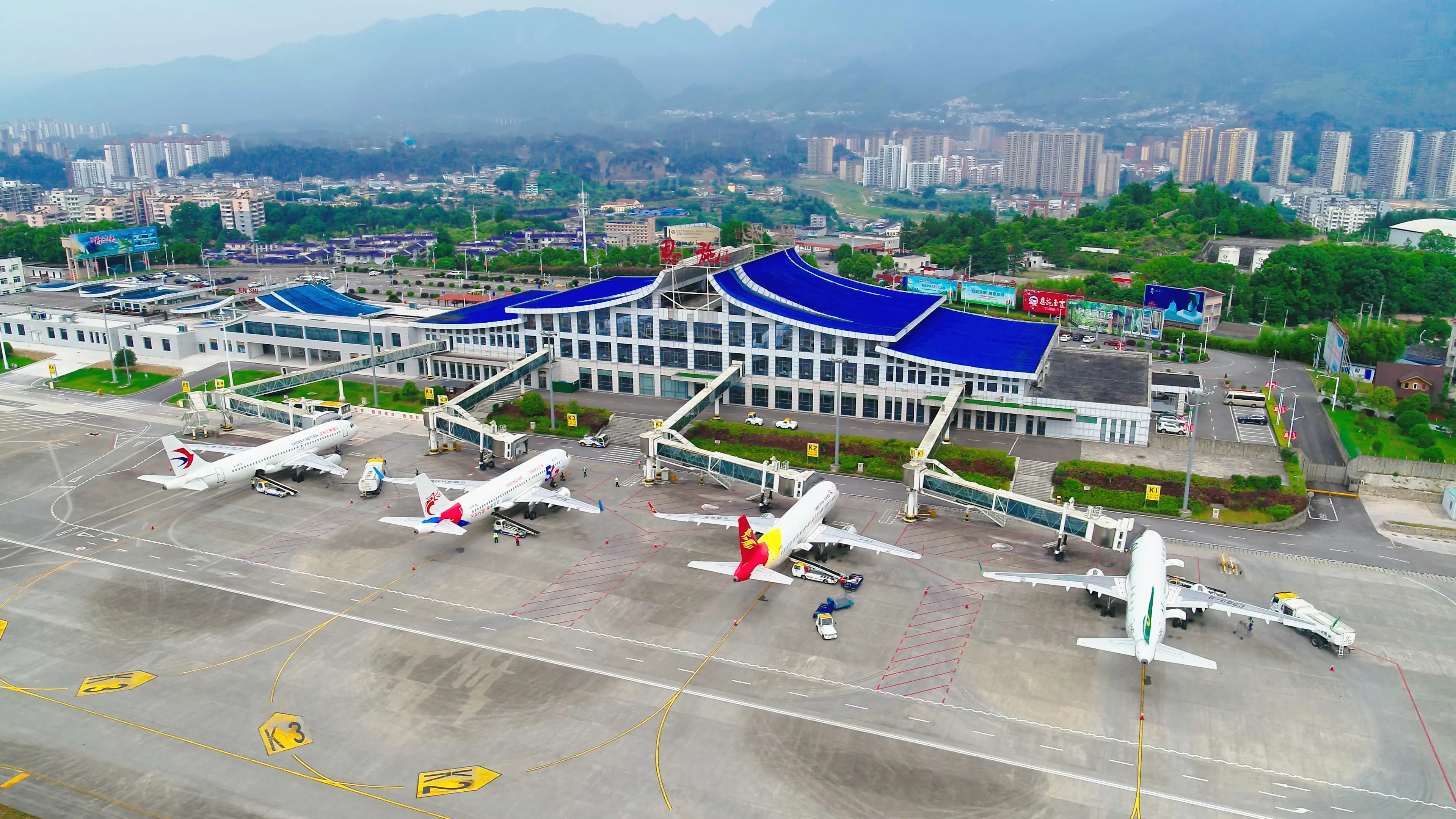 恩施徐家坪机场航空货运业务正式启航,鄂西特产“飞”向全国