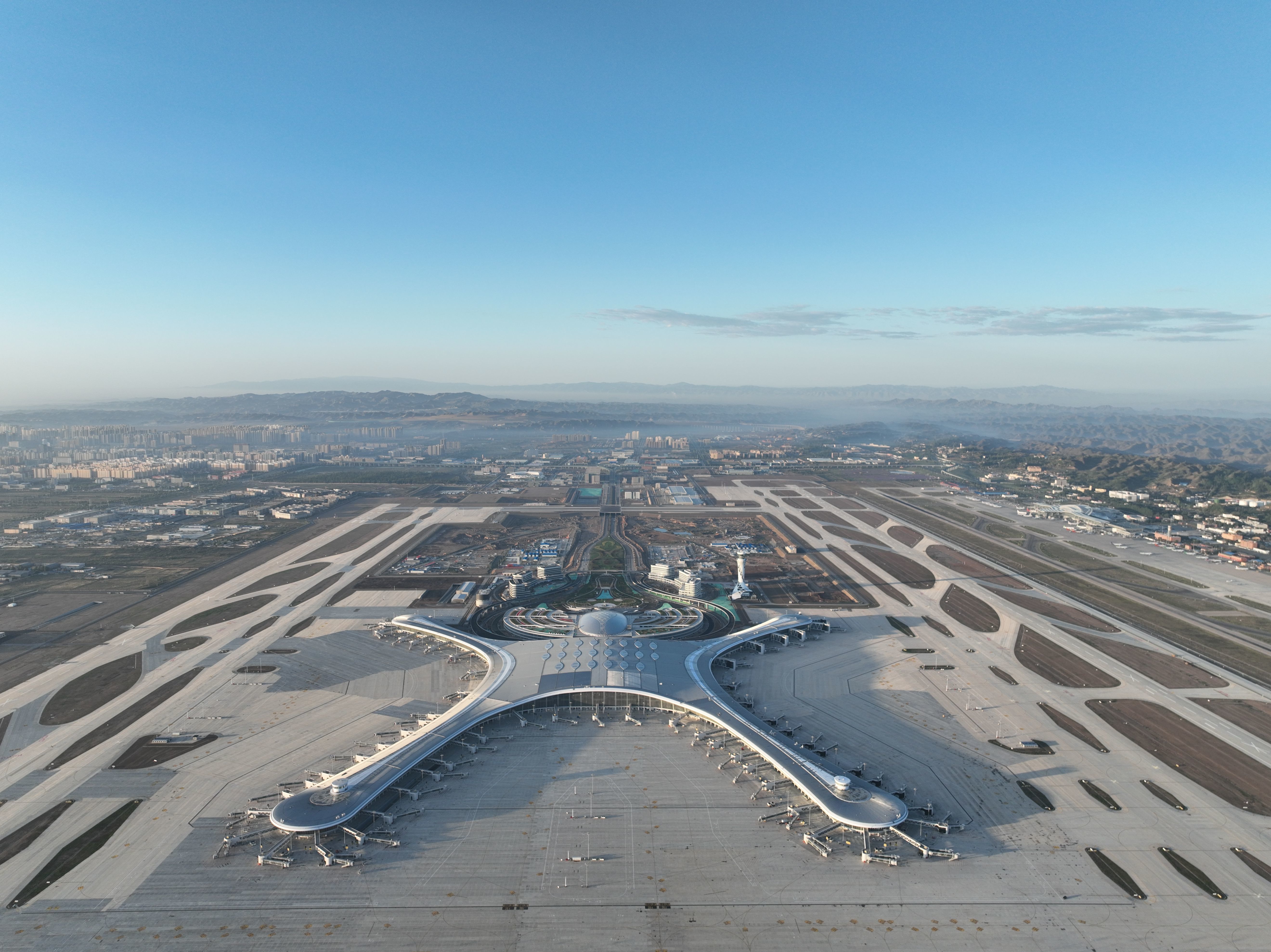 兰州机场航空货运：打造丝绸之路经济带上的现代航空物流枢纽