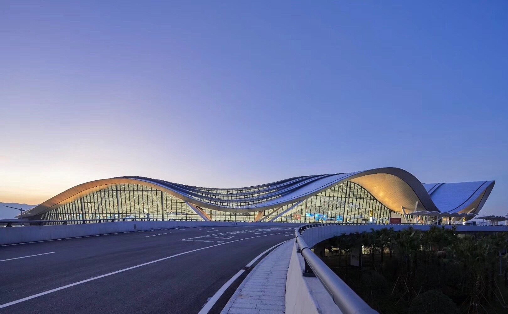 桂林机场航空货运:构建区域航空物流枢纽的优势、政策与前景